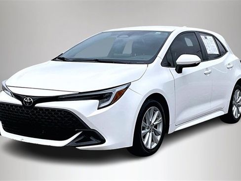 Used 2024 Toyota Corolla SE image 2