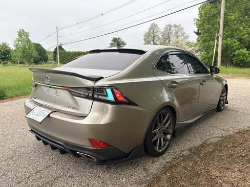 Used 2018 Lexus IS 300 F Sport w/ F Sport Package AWD/4WD image 4
