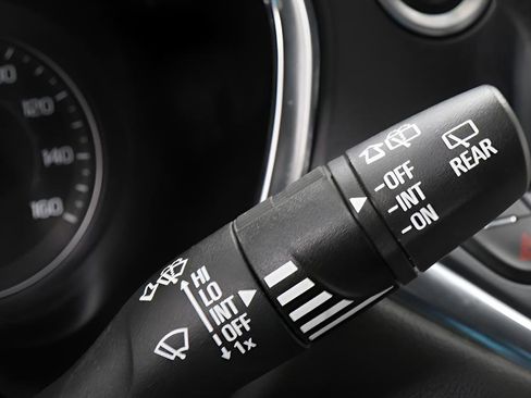 Used 2025 Chevrolet Blazer LT image 17