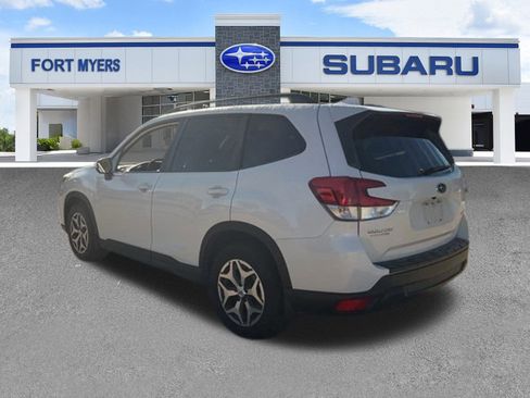 Used 2019 Subaru Forester Premium image 19