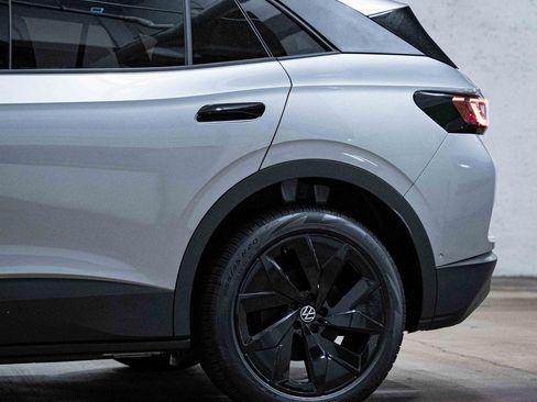 New 2025 Volkswagen ID.4 Pro S AWD/4WD image 3