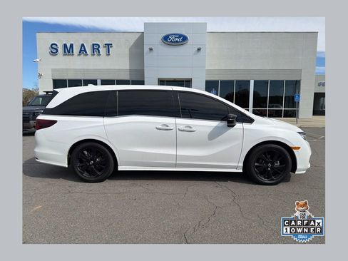 Used 2024 Honda Odyssey Sport image 1