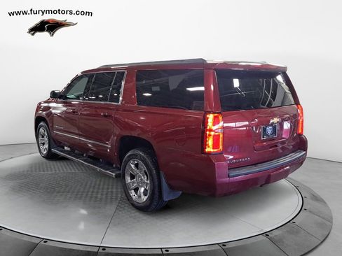 Used 2018 Chevrolet Suburban LT w/ LT Signature Package image 5
