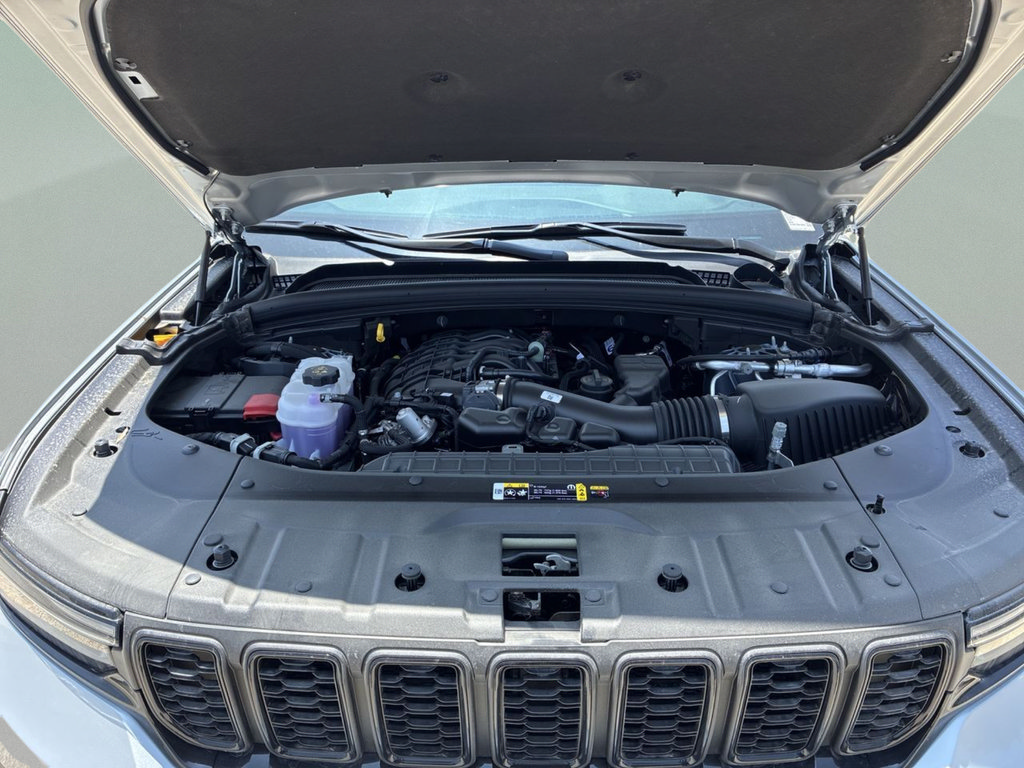 New 2025 Jeep Grand Cherokee Altitude RWD image 28
