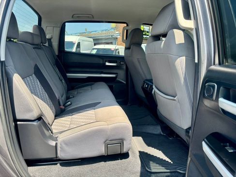 Used 2019 Toyota Tundra SR5 w/ SR5 Upgrade Package AWD/4WD image 16