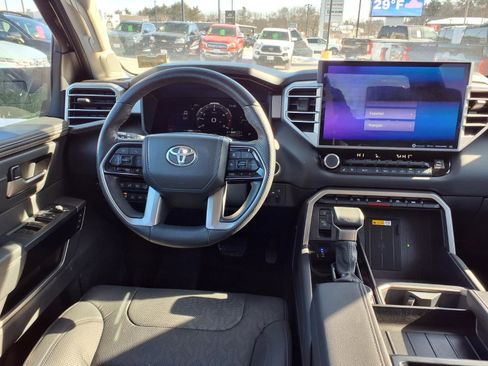 Used 2024 Toyota Tundra Limited image 8