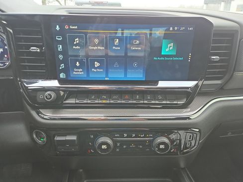 Used 2025 Chevrolet Silverado 2500 ZR2 w/ Technology Package image 15