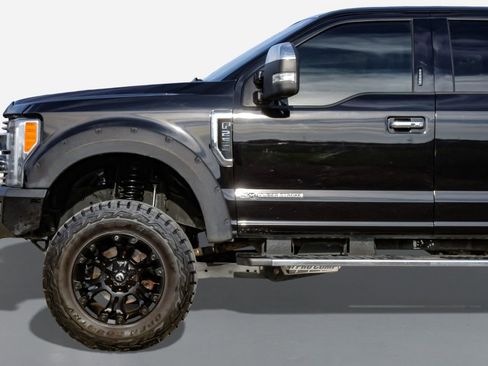 Used 2019 Ford F250 Lariat w/ Lariat Ultimate Package image 10