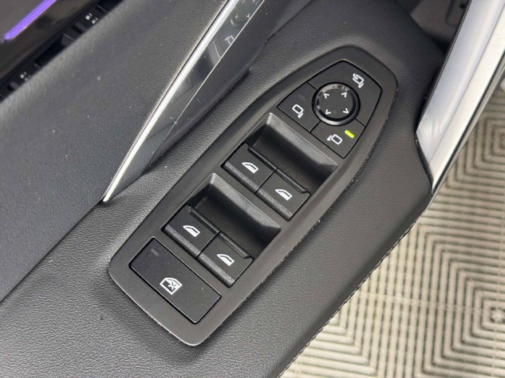 Used 2023 BMW X1 xDrive28i w/ Convenience Package AWD/4WD image 17
