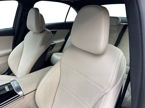 Used 2025 Mercedes-Benz C 300 Sedan image 26