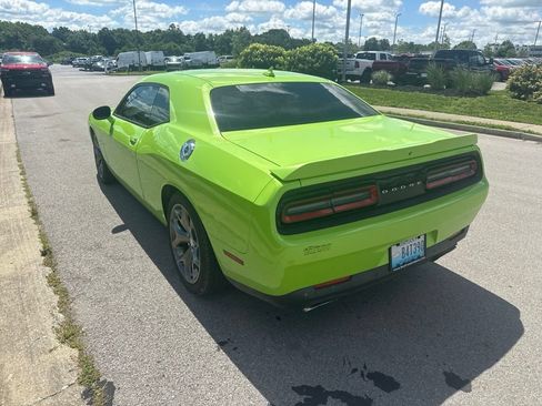 Used 2015 Dodge Challenger R/T w/ Quick Order Package 28B R/T RWD image 4