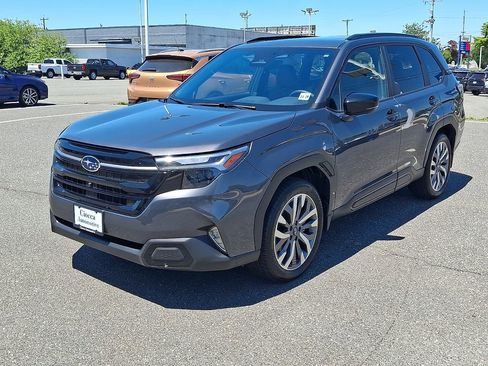 Used 2025 Subaru Forester Touring AWD/4WD image 6