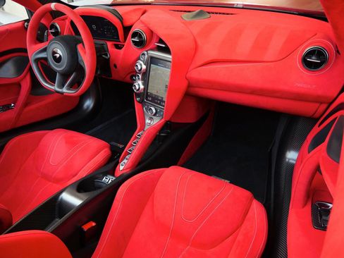 Used 2022 McLaren 765LT RWD image 10