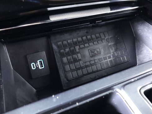 Used 2022 Ford F150 Lightning Lariat image 25