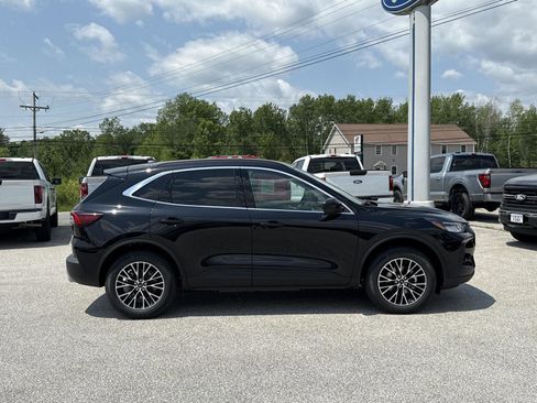 New 2025 Ford Escape PHEV image 8