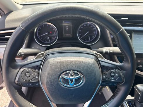 Used 2018 Toyota Camry SE FWD image 30