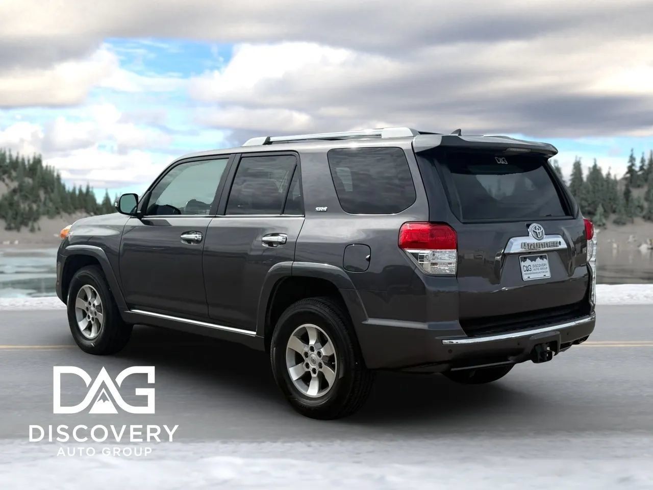 Used 2010 Toyota 4Runner SR5 w/ Convenience Pkg AWD/4WD image 3