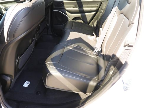 New 2026 Jeep Grand Cherokee Limited AWD/4WD image 15