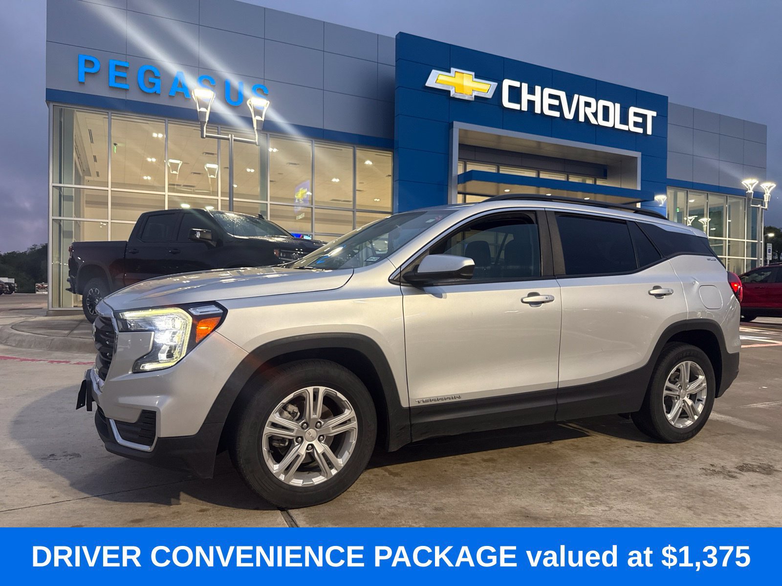 Used 2022 GMC Terrain SLE w/ Driver Convenience Package FWD 360° Tour