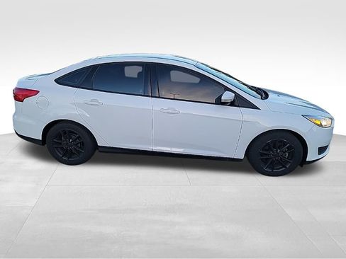 Used 2017 Ford Focus SE image 23