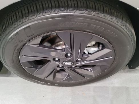 Used 2022 Hyundai Elantra SEL w/ Preferred Accessory Package FWD image 36