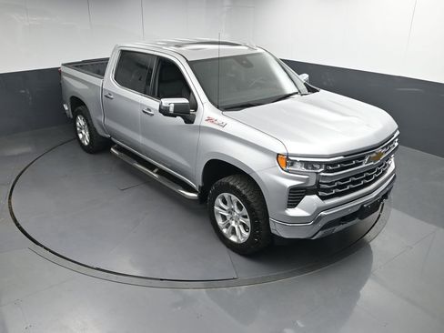 Used 2022 Chevrolet Silverado 1500 LT Trail Boss w/ LT Trail Boss Premium Package AWD/4WD image 40