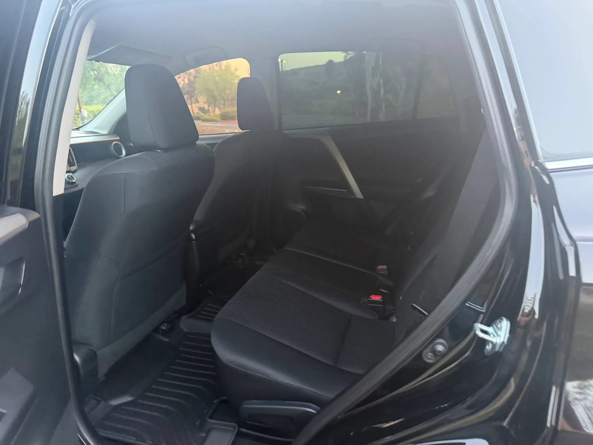Used 2016 Toyota RAV4 LE FWD image 12