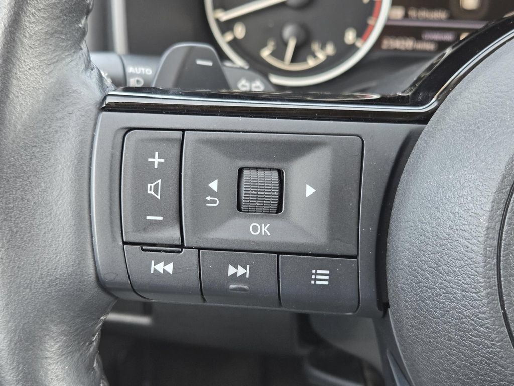 Used 2023 Nissan Rogue SL w/ SL Premium Package FWD image 18