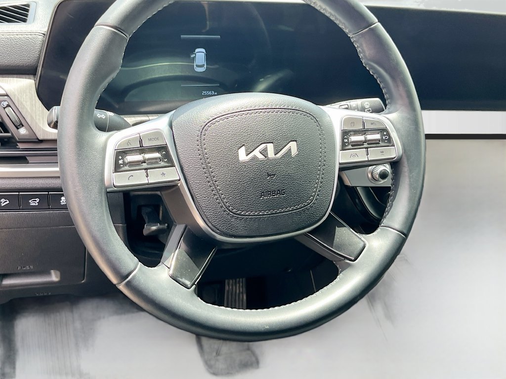 Used 2024 Kia Telluride EX w/ EX Captain's Chair Package FWD image 11
