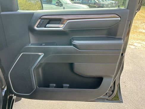 Used 2025 Chevrolet Silverado 1500 LT image 39