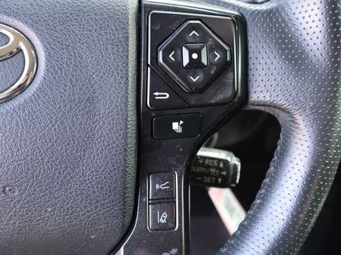 Used 2020 Toyota 4Runner TRD Off-Road AWD/4WD image 12