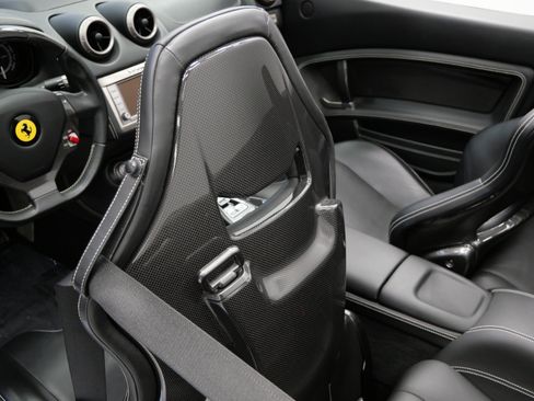 Used 2011 Ferrari California RWD image 29