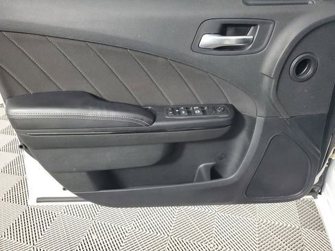 Used 2022 Dodge Charger SXT w/ Blacktop Package RWD image 17