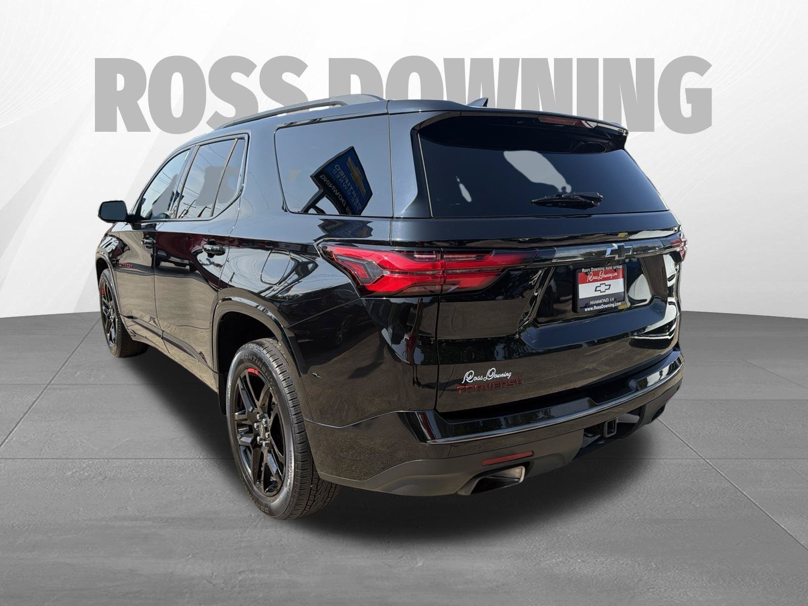 Used 2023 Chevrolet Traverse Premier w/ Redline Edition FWD image 6
