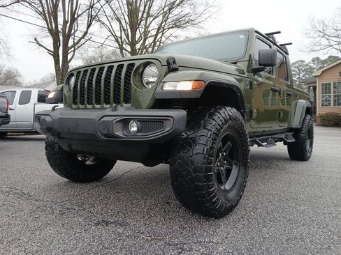 Used 2022 Jeep Gladiator Sport image 2