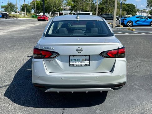 Used 2025 Nissan Versa SV FWD image 6