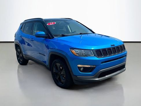 Used 2021 Jeep Compass Latitude w/ Sun and Sound Group AWD/4WD image 3
