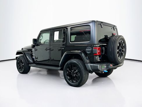 Used 2023 Jeep Wrangler Unlimited Sahara w/ Cold Weather Group AWD/4WD image 5