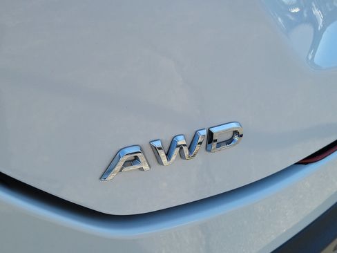 Used 2025 Honda Pilot EX-L image 8