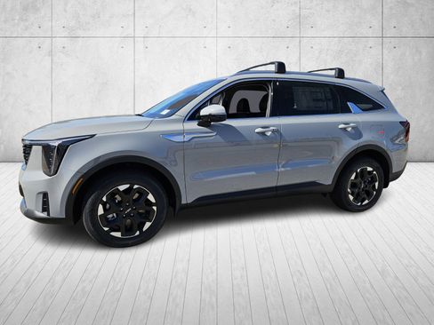 New 2026 Kia Sorento S image 3
