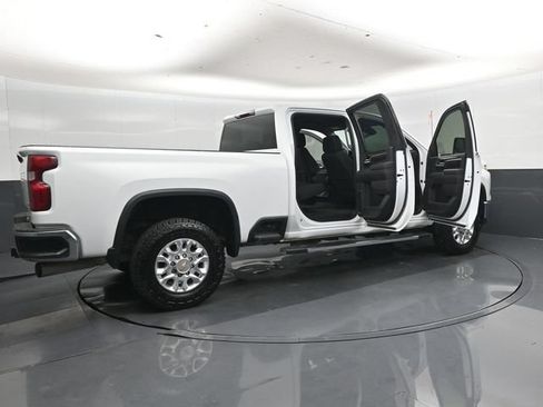 Used 2024 Chevrolet Silverado 2500 LT AWD/4WD image 51