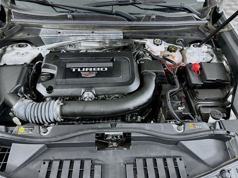 Used 2024 Cadillac XT4 Premium Luxury image 32