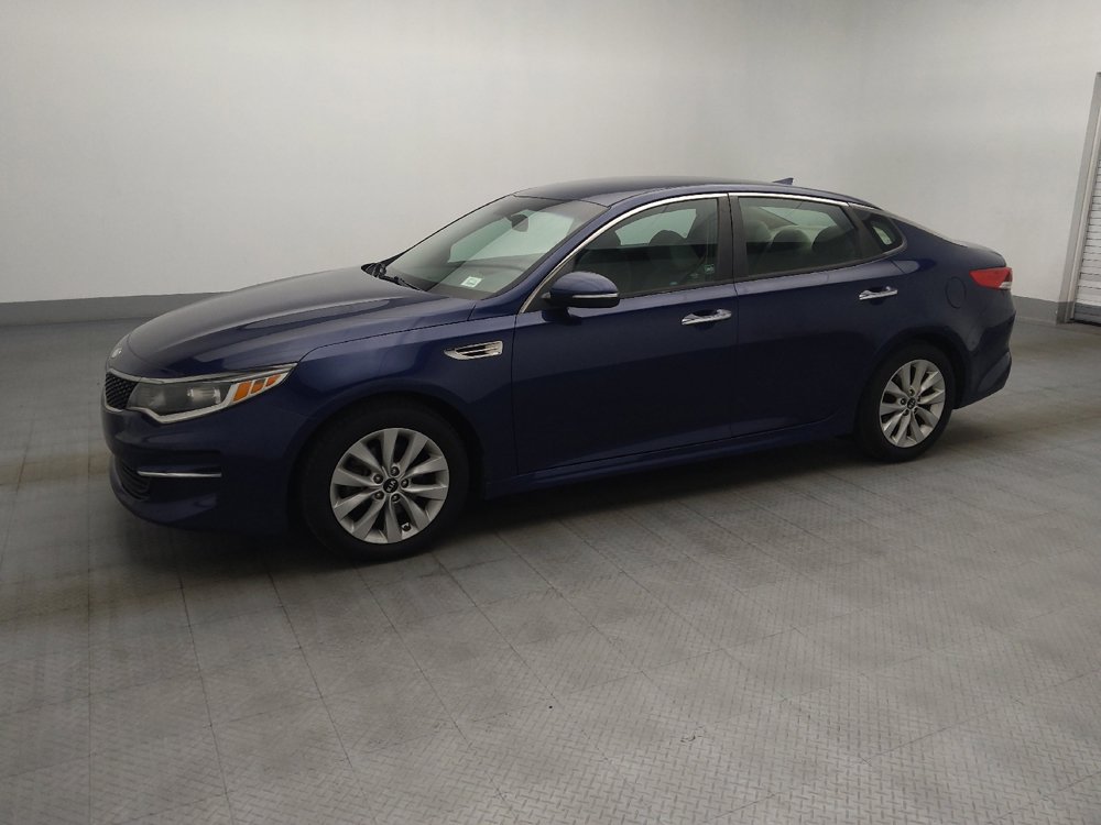 Used 2018 Kia Optima LX w/ 17" Alloy Wheels Package FWD image 2