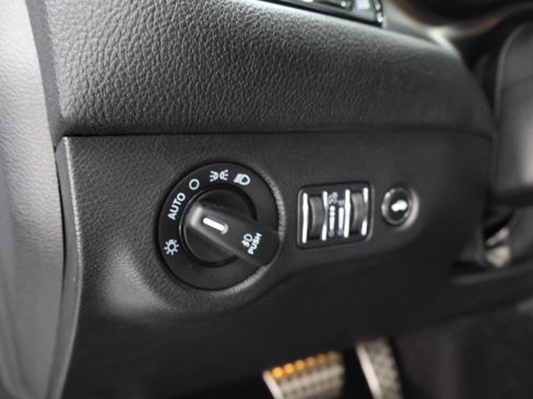 Used 2016 Dodge Challenger R/T Scat Pack RWD image 40