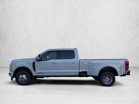 Used 2026 Ford F350 Platinum AWD/4WD image 2