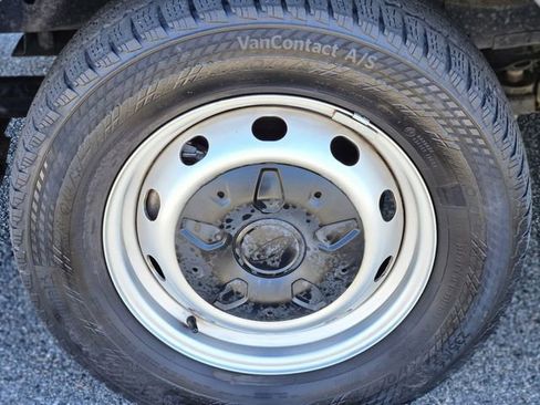 Used 2024 Ford Transit 250 148 Medium Roof image 10