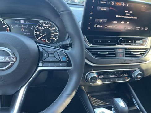 New 2025 Nissan Altima 2.5 SL image 34