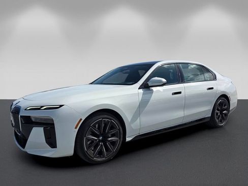 Certified 2023 BMW 760i xDrive AWD/4WD image 8