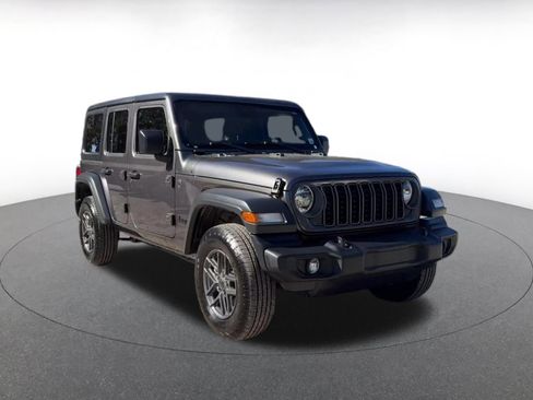 Used 2025 Jeep Wrangler Sport S image 3
