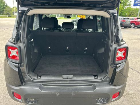 Used 2021 Jeep Renegade Latitude AWD/4WD image 21